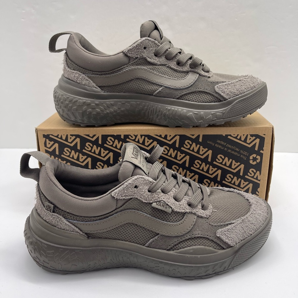Vans WMN Mte Ultrarange Neo Vr3
Mono Bungee Cord
VN000CWE9JC Sneakers